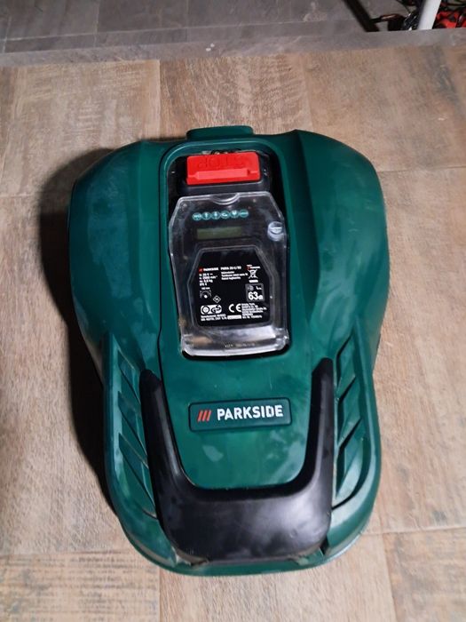 Robot tuns gazon Parkside