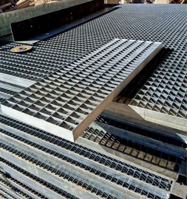 Trepte zincate galvanizate