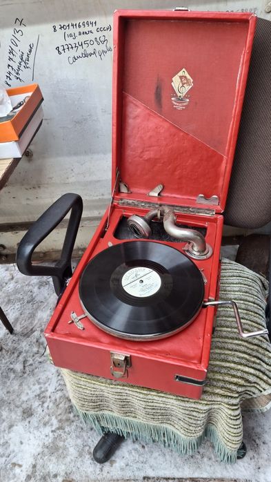 Продам музыкальный аппарат