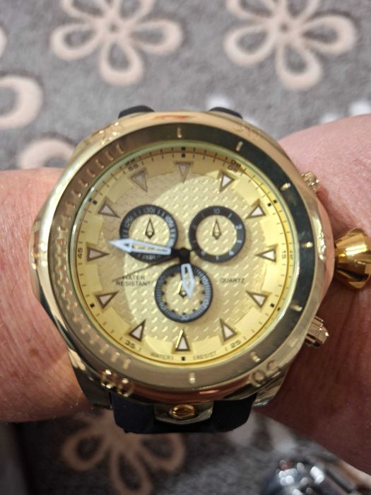 Часовници два броя нови