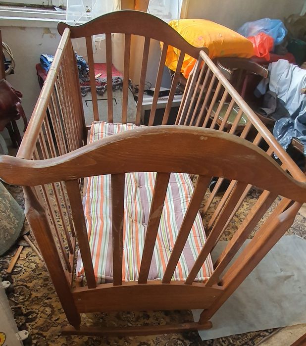 Детско креватче, кошара люлка от масивно дърво