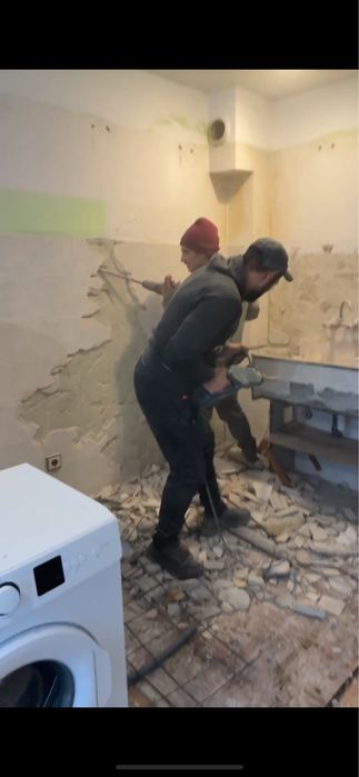 Къртене на бани, плочки и стени – почистване и извозване