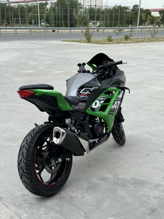 Мотоцикл SportBike