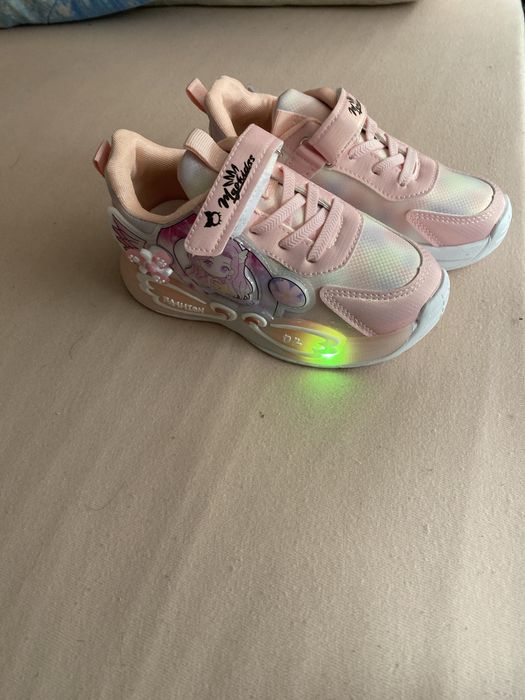 Светещи маратонки