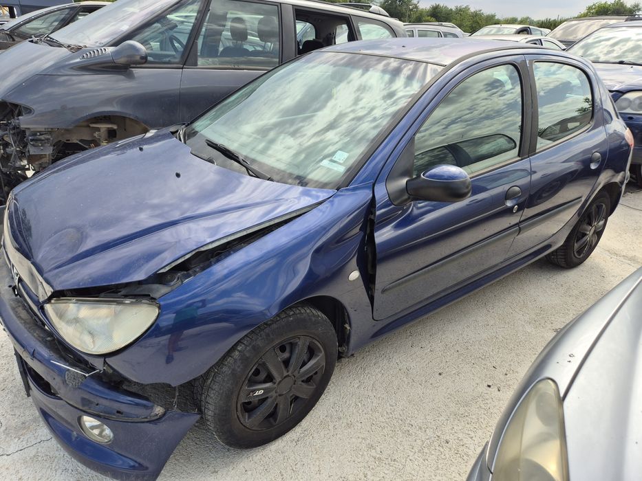 Пежо 206, 1.4, бензин на части. Pejo 206.