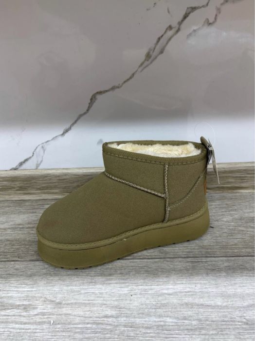 Продаю Угги 3000тг