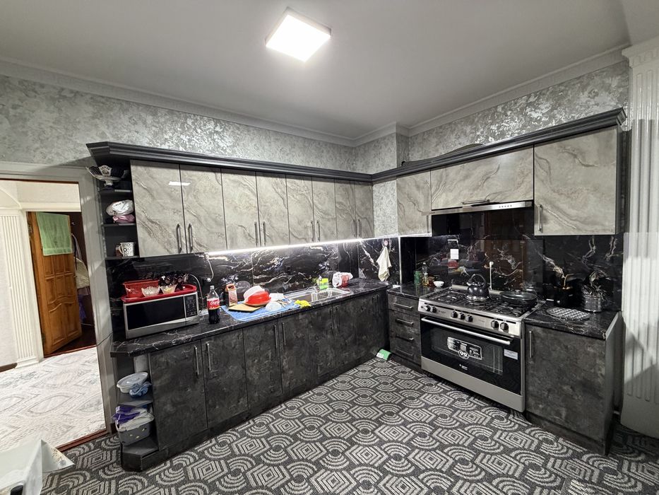 Продайотся квартира на карасарай в дол дороге 4 х комнтная