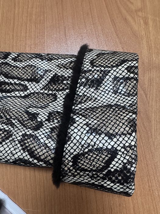 Продам женскую куртку