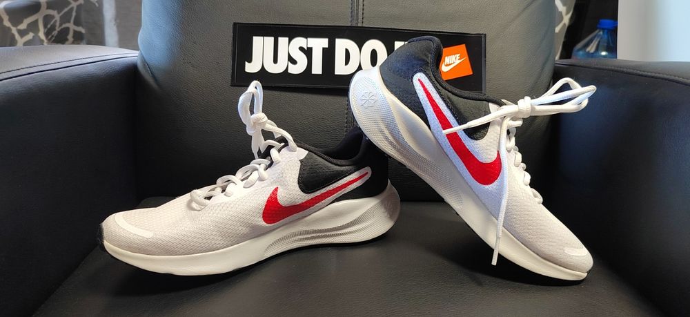 Nike Revolution 7,номер 38,5