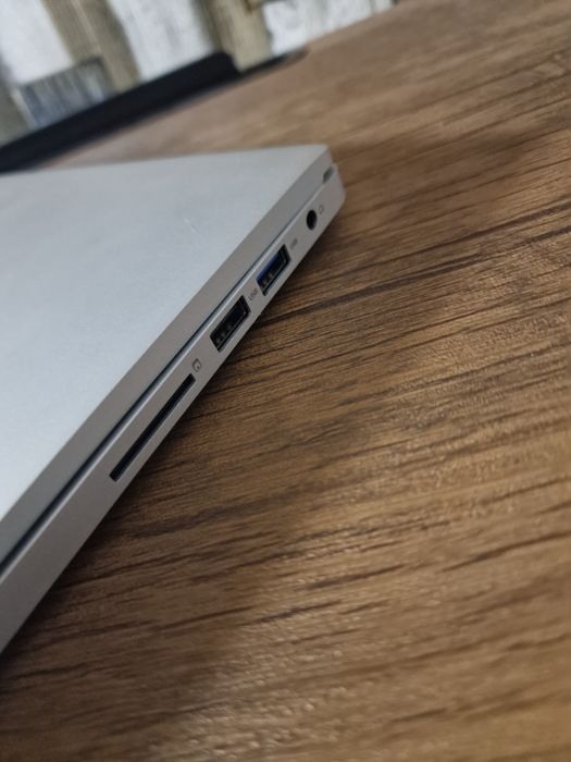 Лаптоп B9 Gaming