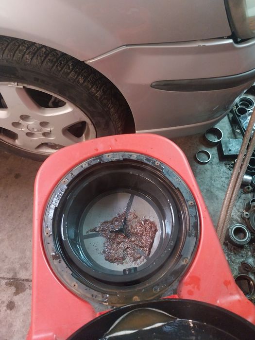 Машина за отпушване -почистване на радиатора на парното