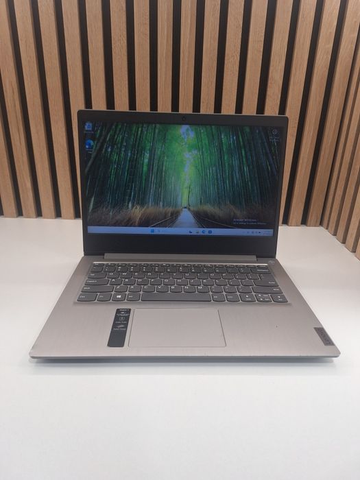 Lenovo IdeaPad 3 Amd Ryzen 5 8 Gb  256 Ssd  Garantie/Factura #52978