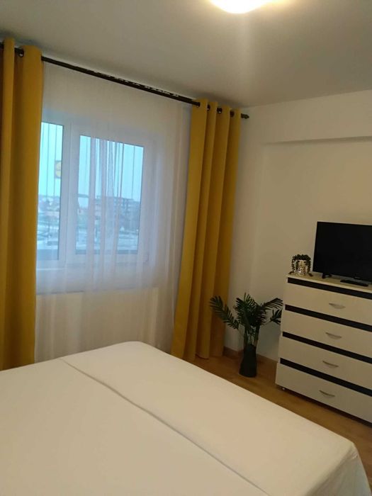 Închiriez apartament spațios, cu doua camere,  în Mamaia Nord,