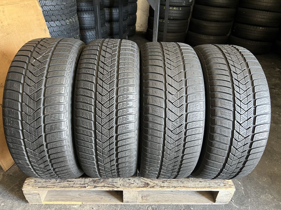 4 anvelope iarna 245/45/18 Pirelli DOT 2025!