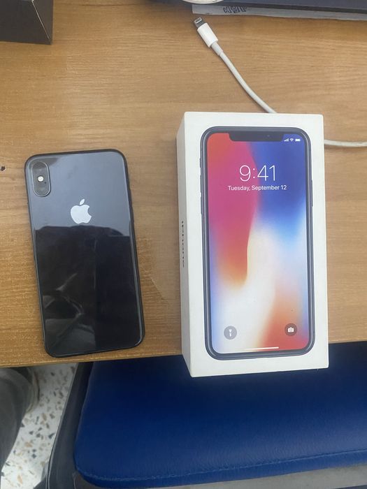 продам iphone x на 64 gb