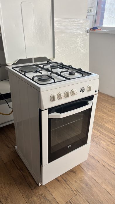 Шкаф и газ плита