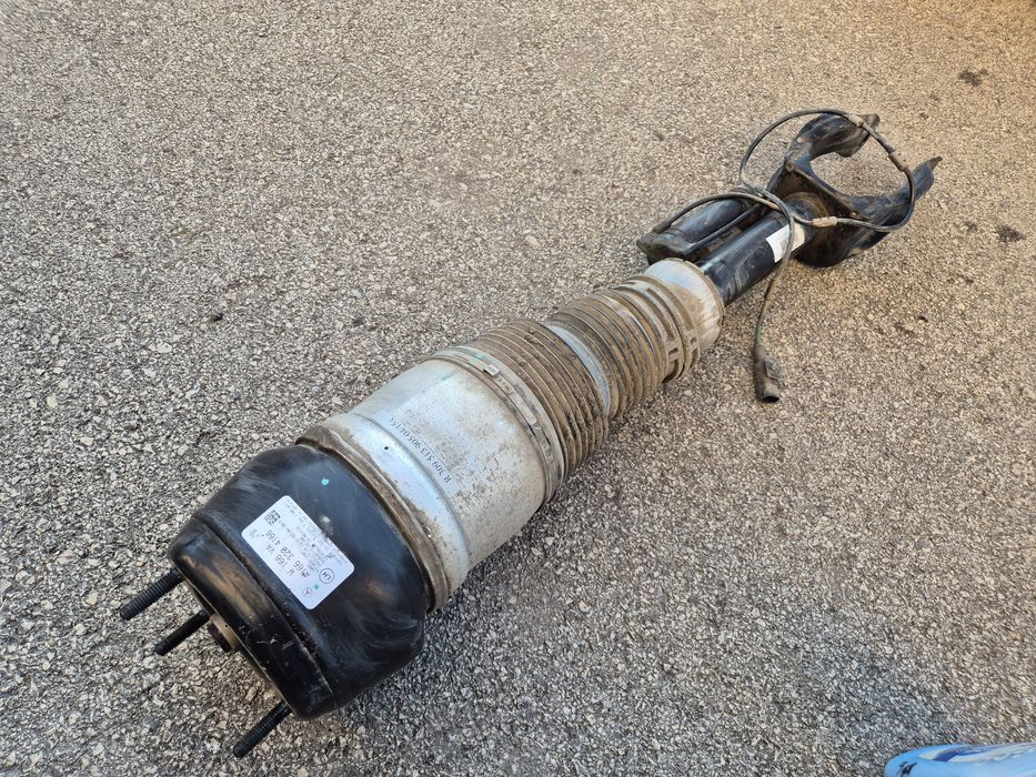 Преден ляв амортисьор Мерцедес GLE W166 ML W166 възглавница въздух