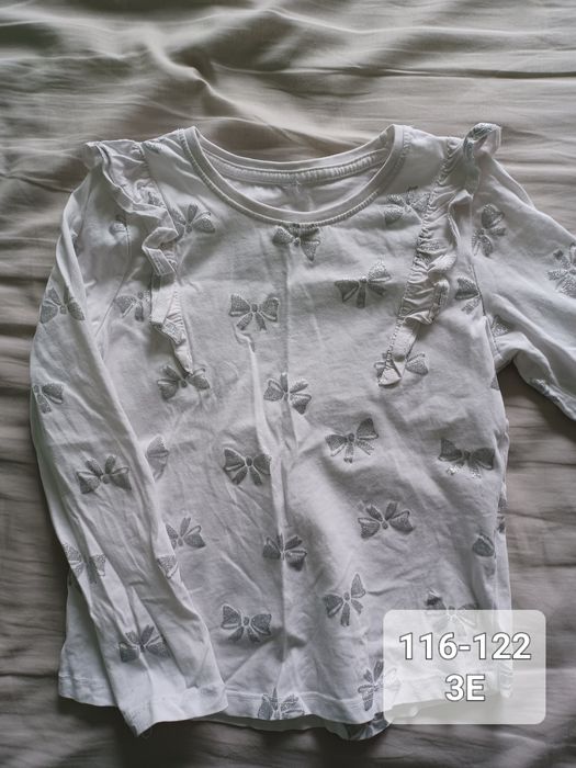 Запазени и нови дрехи за момиче