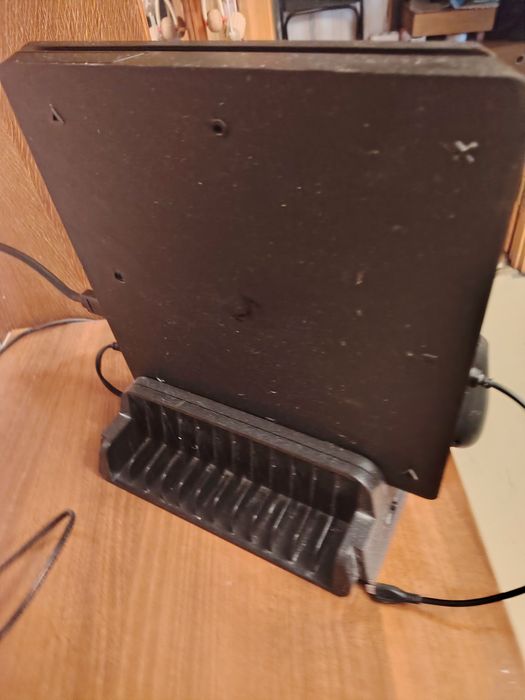 Продам плейстейшен 4