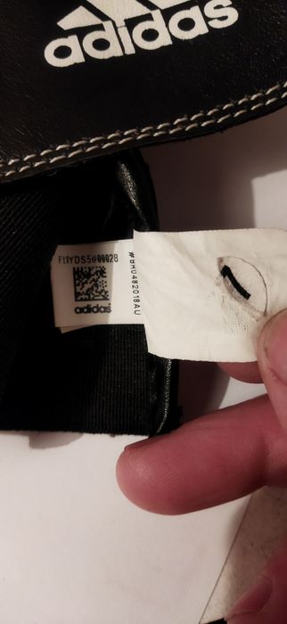 Manusi MMA Adidas in stare buna