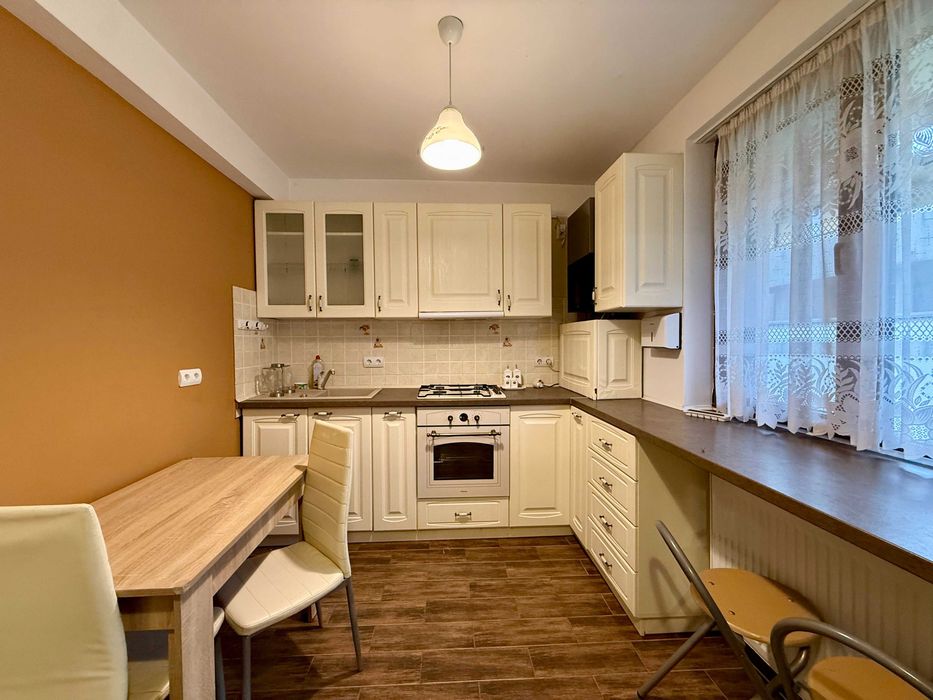 Duplex cu 5 camere, garaj și curte amenajată – Urușagului, Florești