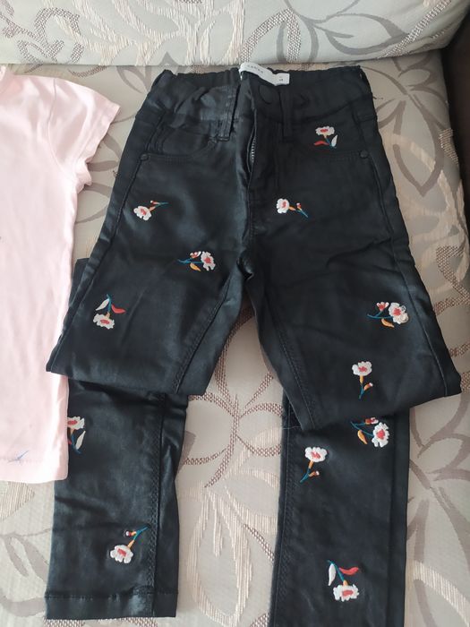 Лот летни дрехи за момичета в отлично състояние са 4-5 год.