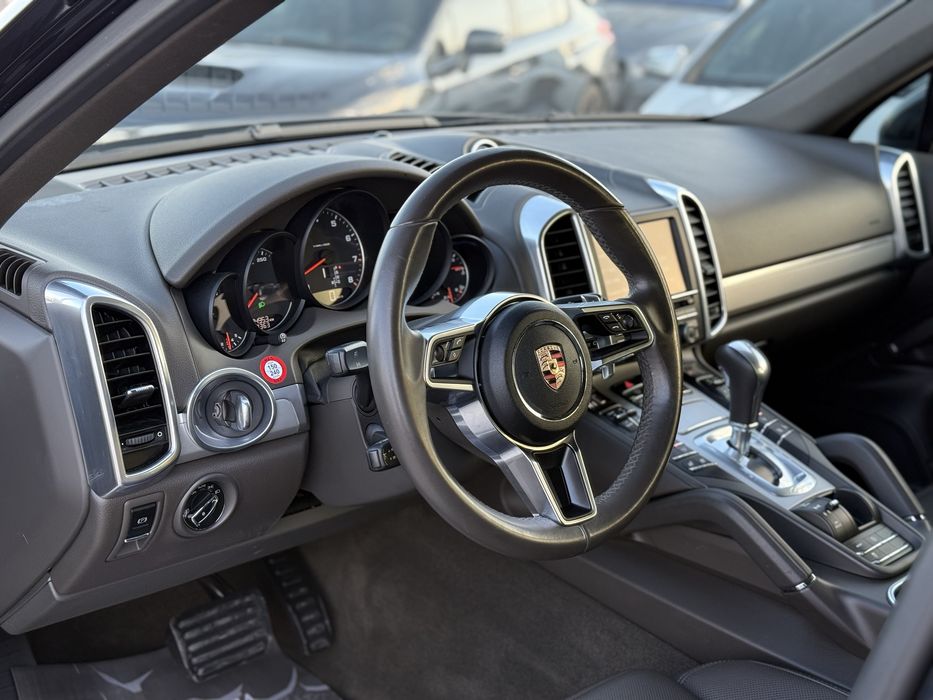 Porsche Cayenne 3.6i* 2017г* 94.000КМ* FULL MAX* Топ Състояние*