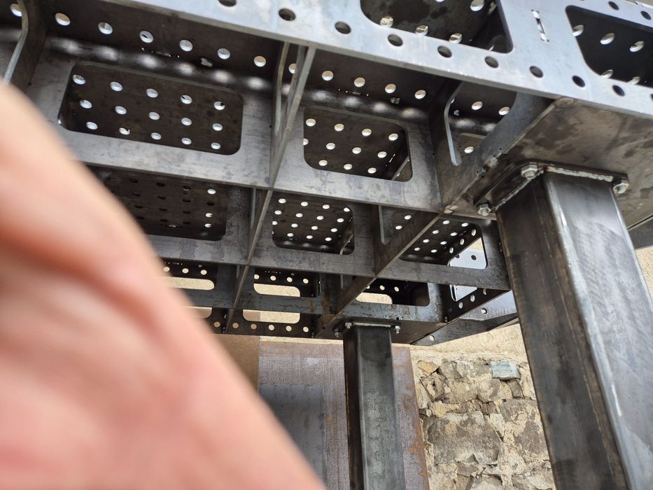 Заваръчна маса лазарно рязана