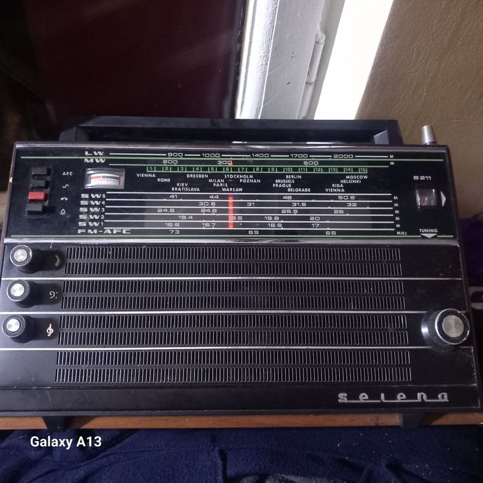 Radiouri vechi unele sunt functionale