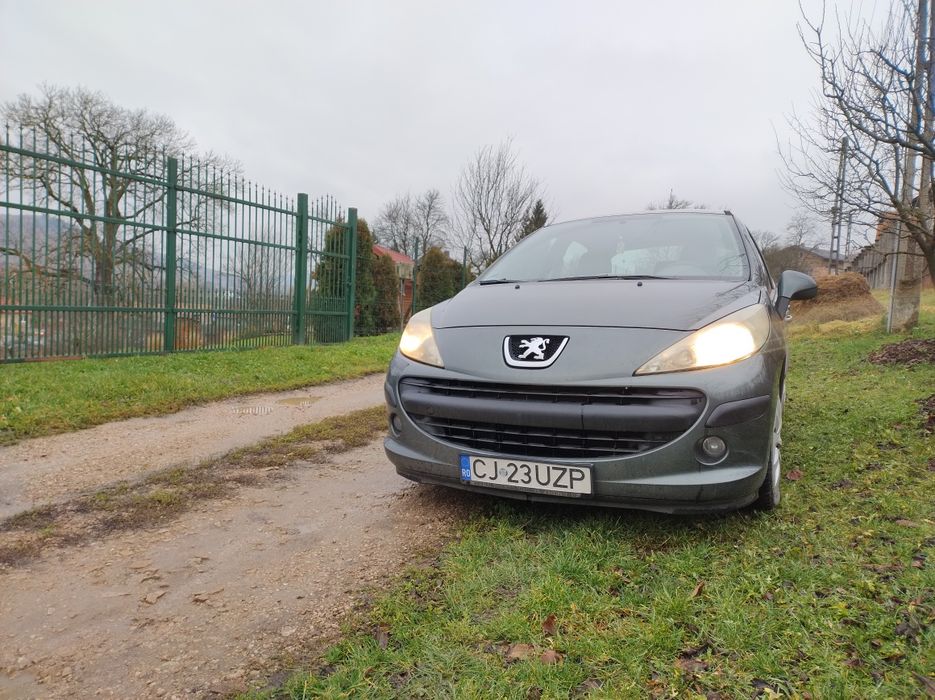 Vând Peugeot 207