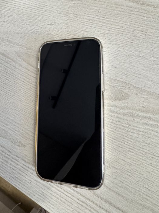 Айфон 12 в отличном состоянии