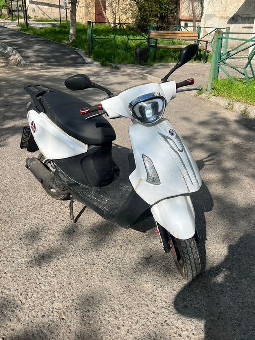 Продам мопед скутер на учете