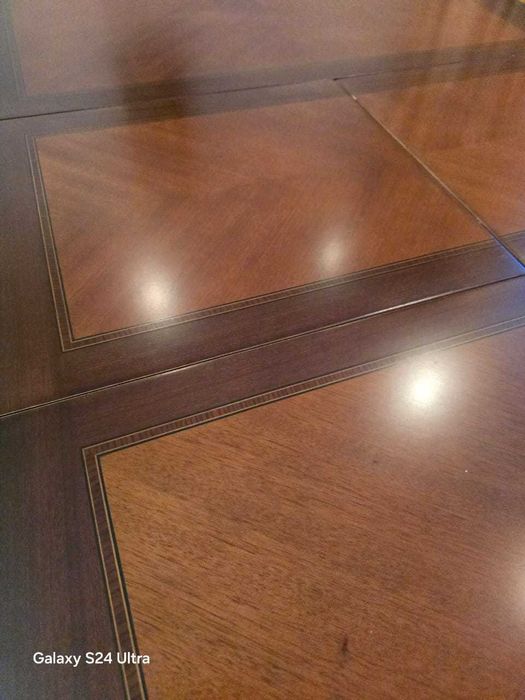 Продается стол обеденный деревянный