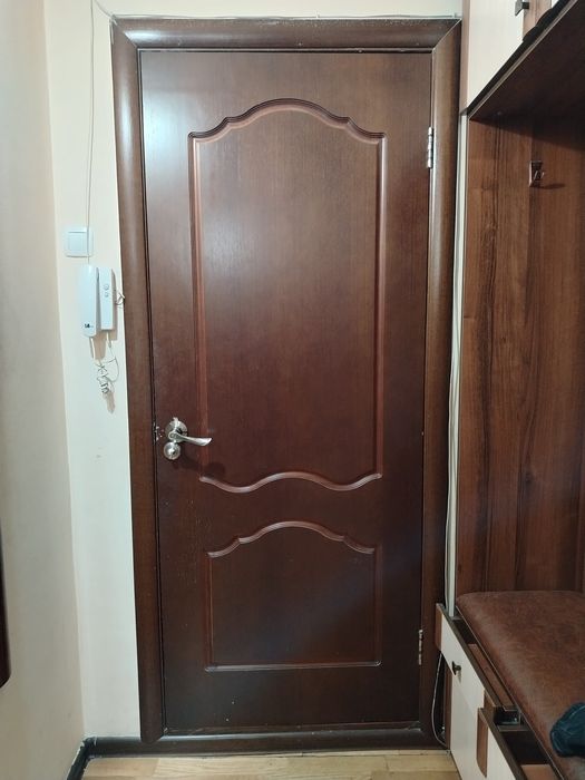 Деревянные двери 9шт