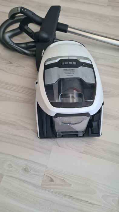 Aspirator miele in stare foarte buna.