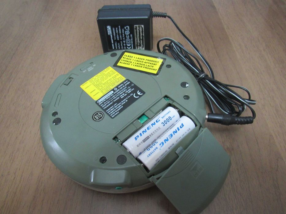 Активные колонки, CD/FM aудио плеер «Durabrand» и сабвуфер