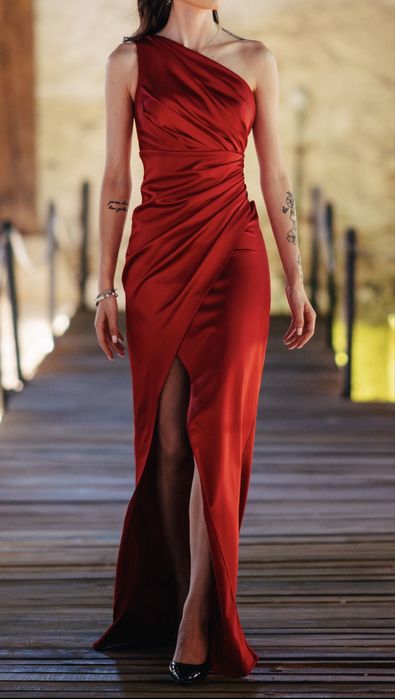 Официална рокля