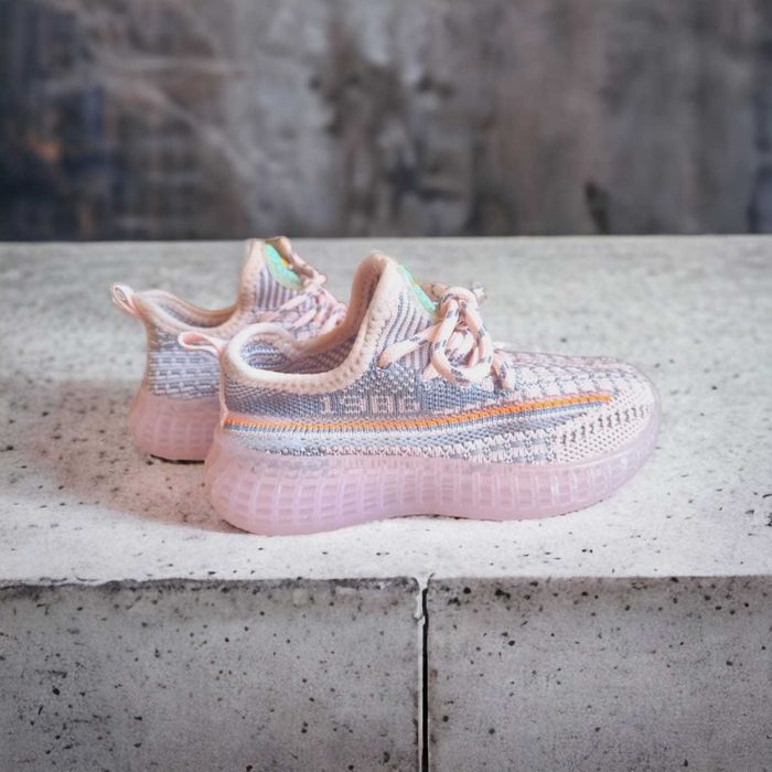 Adidasi yeezy Roz Bebe Cu Luminite