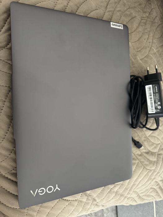 Laptop Lenovo Yoga slim i5 1240p OLED