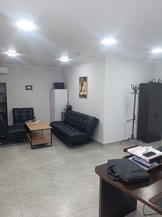 Продам встроенное коммерческое помещение