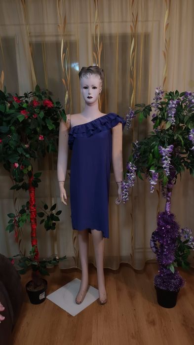 Vand 8 rochii  masura M/20 ron bucata