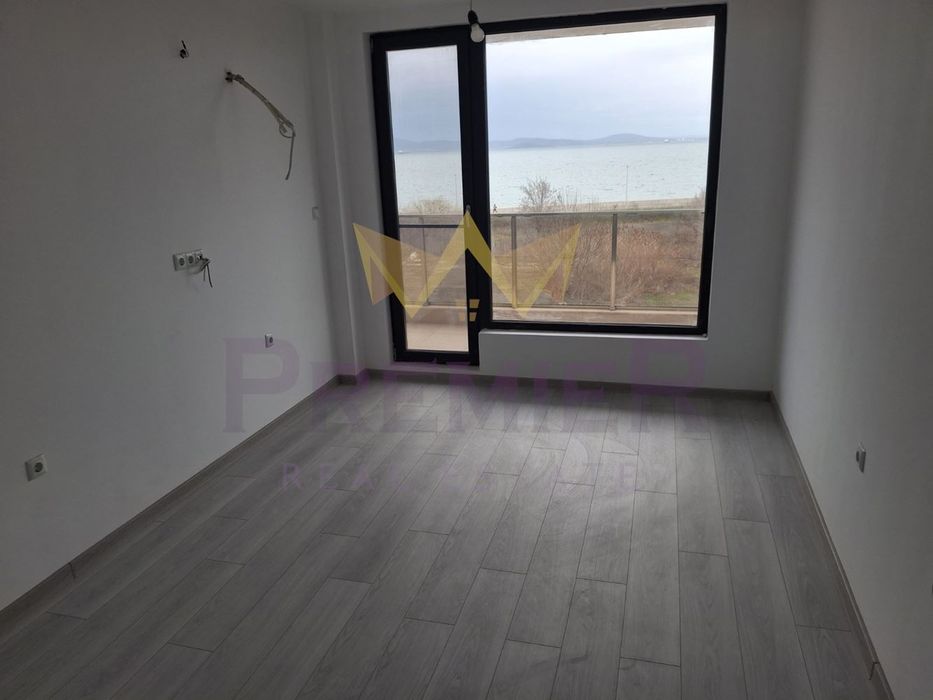 Двустаен в Поморие