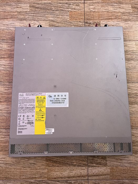 Продавам суитч суич комутатор Cisco Nexus N3K-C3064PQ-10GX