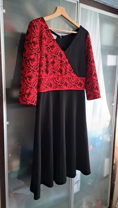 Rochie groasa, ideala pentru masa de craciun