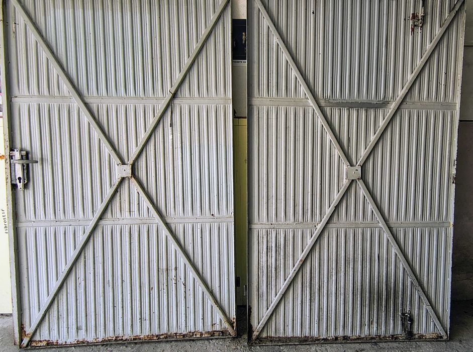 Гаражни врати 2 броя