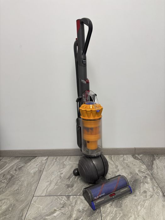 Aspirator vertical cu sac,Dyson light ball