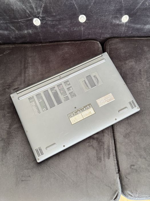 Asus Vivobook 15• i7-13620H• 1Tb SSD• 16gb ram• 45 de cicluri• Garantie• fabricat 6/ 2025• Stare ca nou