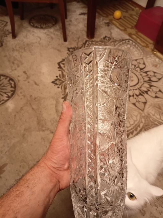 Хрустальная ваза.