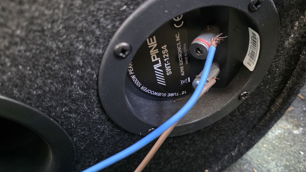 Subwoofer alpine pasiv cu amplificator
