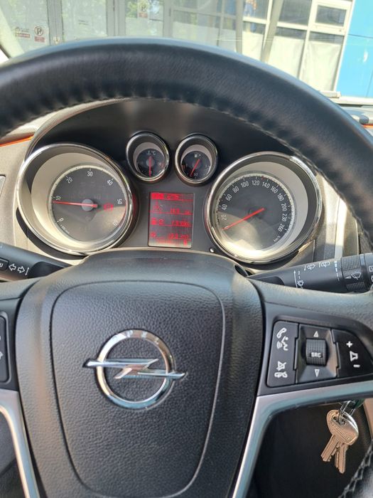 opel Astra J 2014